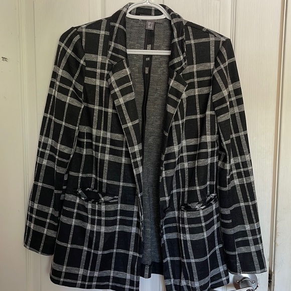 Casual, fun stripy blazer! - Picture 1 of 4